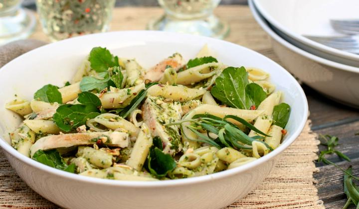 Pasta Al Pesto Di Pistacchi E Pollo