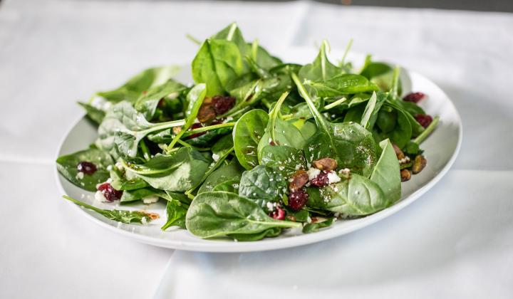 Insalata di pistacchi americani e spinacino